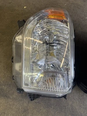 14-17 Toyota Tundra Left, Right headlights - Image 1 of 4