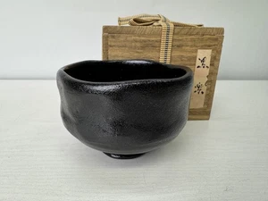 Y9525 CHAWAN Raku-ware cuenco negro caja firmada Japón antiguo té ceremonia cerámica - Imagen 1 de 10
