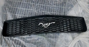 Ford Mustang 2005-09 parrilla delantera OEM Fomoco 6R33-8200 - Imagen 1 de 6