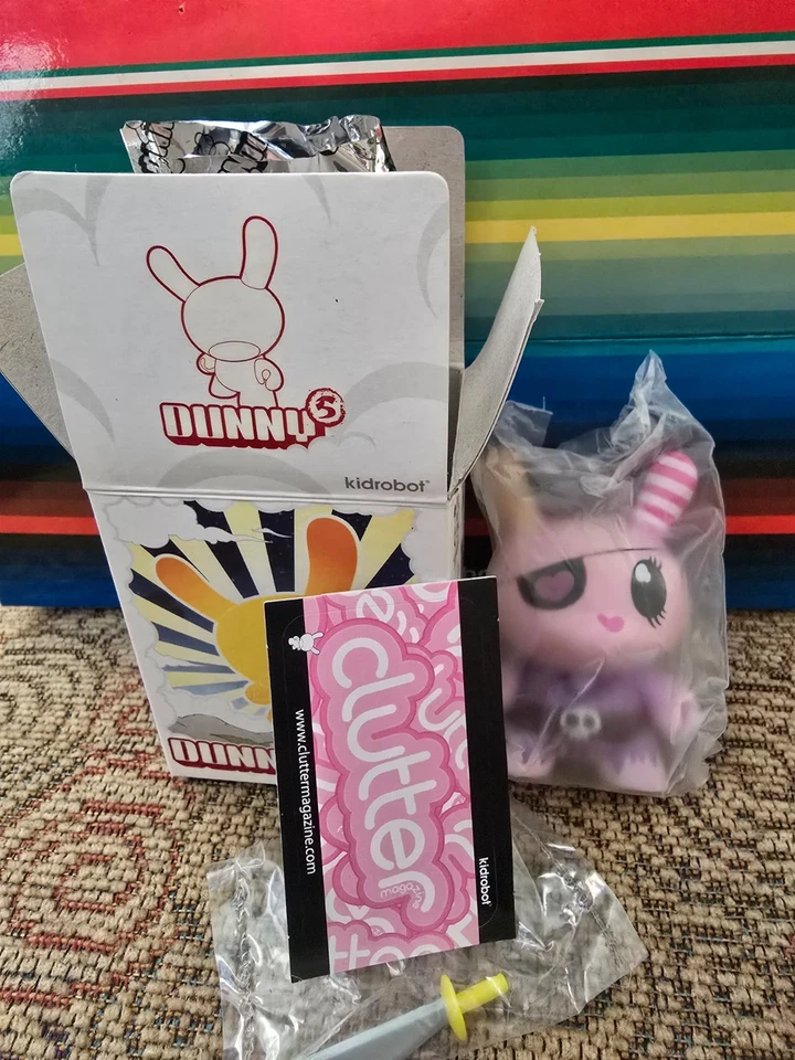 Kidrobot Dunny Series 5 Clutter Pink PIRATE with Sword Vinyl Figure 2008 - Image 1 of 1