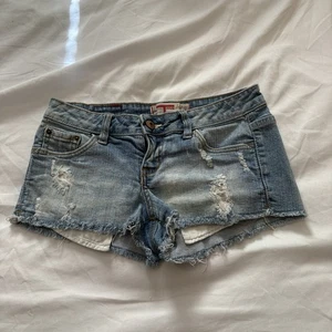 T Five Denim Donna Junior Taglia 3 Pantaloncini Blu Invecchiato Tagli - Vita 28” - Foto 1 di 5