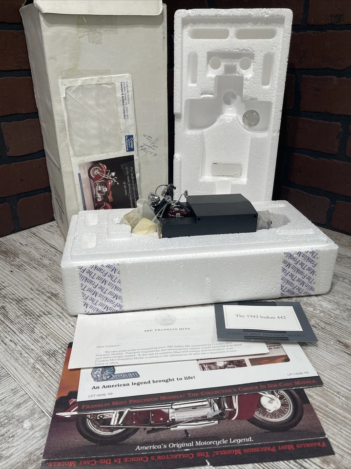 Franklin Mint 1:10 scale Die Cast 1942 Indian Motorcycle Model 442" - Image 1 of 4