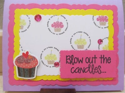 Tarjeta de feliz cumpleaños hecha a mano Foto 1 de 4