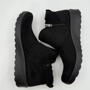 BZees Grand Cozy Damen-Stiefeletten Reißverschluss Kunst-Wildleder Größe 8 schwarz gebraucht, in einwandfreiem Zustand Kunstfellbesatz - Bild 1 von 10