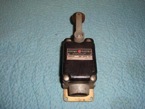 General Electric Limit Switch CR9440J1C1 - Picture 1 of 10