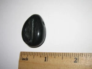 TUMBLED POLISHED NATURAL 0.4 x 1.1" ISUA STONE PENDANT FROM GREENLAND ~ 11.7g *3 - Picture 1 of 3