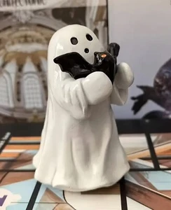 Spooky Ghost Holding Bat Statue Resin Ghost Halloween Decorative Figurine - Picture 1 of 4