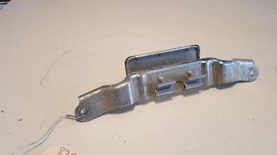 Soporte de montaje del parabrisas delantero para faros Honda GoldWing GL 1200 1986 # 12452 Foto 1 de 4