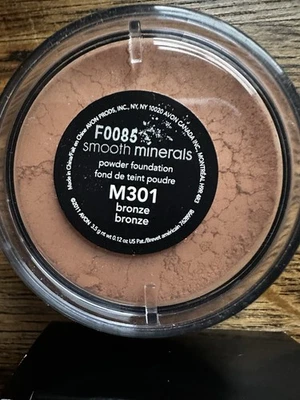 Base en polvo Avon Smooth Minerals bronce M301 Foto 1 de 3
