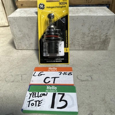 GE General Electric Halogen Replacement Headlight Bulb 9004 High/Low Beam NOS... - Image 1 of 2
