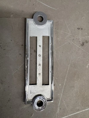 Ford Galaxie 1963 1964 radio bisel envolvente tablero placa frontal moldura emblema Foto 1 de 4