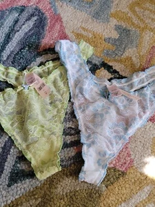 Rare Vtg Lace Victorias Secret Sz M Thong Panties Bundle of 2 Angels Y2k - Picture 1 of 6