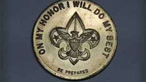 BOY SCOUTS ON MY HONOR I WILL DO MY BEST GOOD TURN HAS BEEN DONE MEDAL TOKEN BSA - Picture 1 of 9