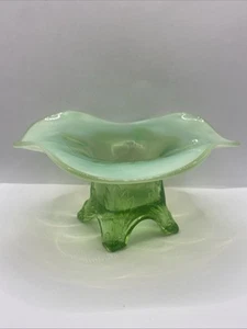 Jefferson "Swag With Brackets" Green Opalescent Art Glass -3 1/2"  X 6 1/2" - Picture 1 of 7