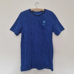 Camiseta Nike Inglaterra Pre Partido Himno Talla Mediana Azul Fútbol 3 Leones En muy buena condición - Imagen 1 de 14