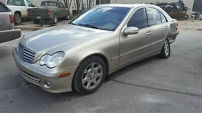 Puerta trasera izquierda dorada C693 OEM 2001 2002 2003 2004 2005 Mercedes Benz C320 C240 Foto 1 de 4