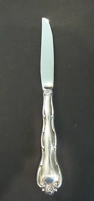 CUCHILLO DE CENA VINTAGE GORHAM "RONDO" CON MANGO DE PLATA ESTERLINA 9 5/8" Foto 1 de 4