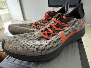 Größe 10,5 - vier (4) Paar Nike Air Zoom Pegasus: (1) 39, (2) 36 und (1) 35 - Bild 1 von 24