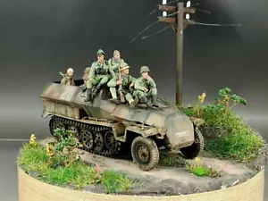 Modelo de transporte de personal de media pista alemán Sd.Kfz.251 Ausf.C de media pista construido en la Segunda Guerra Mundial 1/35 - Imagen 1 de 12