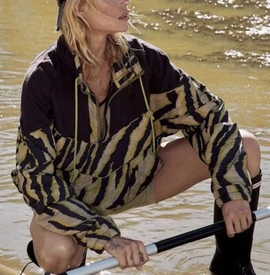 NUEVO Pullover Free People Movement XS Walk the Line Verde Combo Rayas Tigre Foto 1 de 4