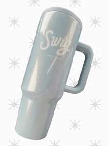 Vaso SWIG Drinks 32 oz 2025 tienda de refrescos de vacaciones azul glaciar helado Momtok nuevo en caja - Imagen 1 de 7