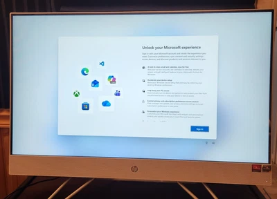 PC de escritorio HP todo en uno de 27 pulgadas pantalla FHD, AMD Ryzen 7, 12 GB RAM, 512 GB SSD Foto 1 de 3