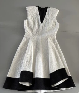 Maje White Embossed /jacquard above knee Dress In Perfect Condition. Size S - Picture 1 of 12