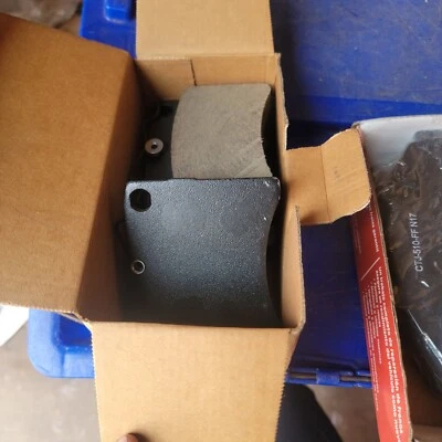 Front Disc Brake Pad Set Unbranded MD581 Brake Pads For 1992-95 VW Eurovan  - Image 1 of 3