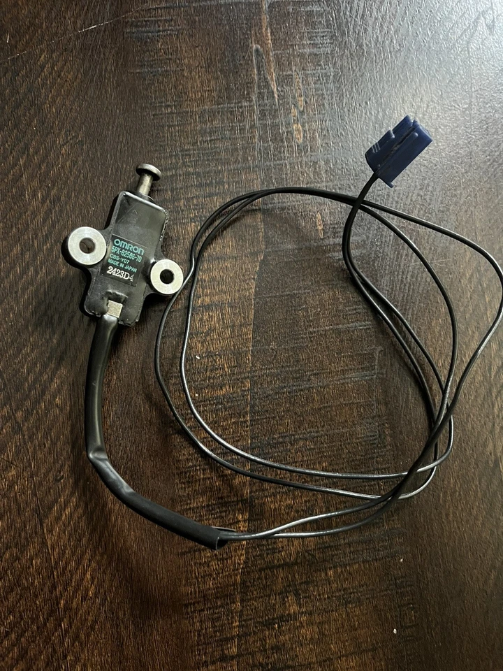 Yamaha Yzf R6 2003 sensor de pie de cabra 03-07 (OMRON - parte #5PX-82566-70) Foto 1 de 1