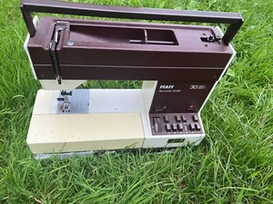 Vintage Pfaff Tipmatic 1035 sewing machine, Carry Case, Accessories - Picture 1 of 13