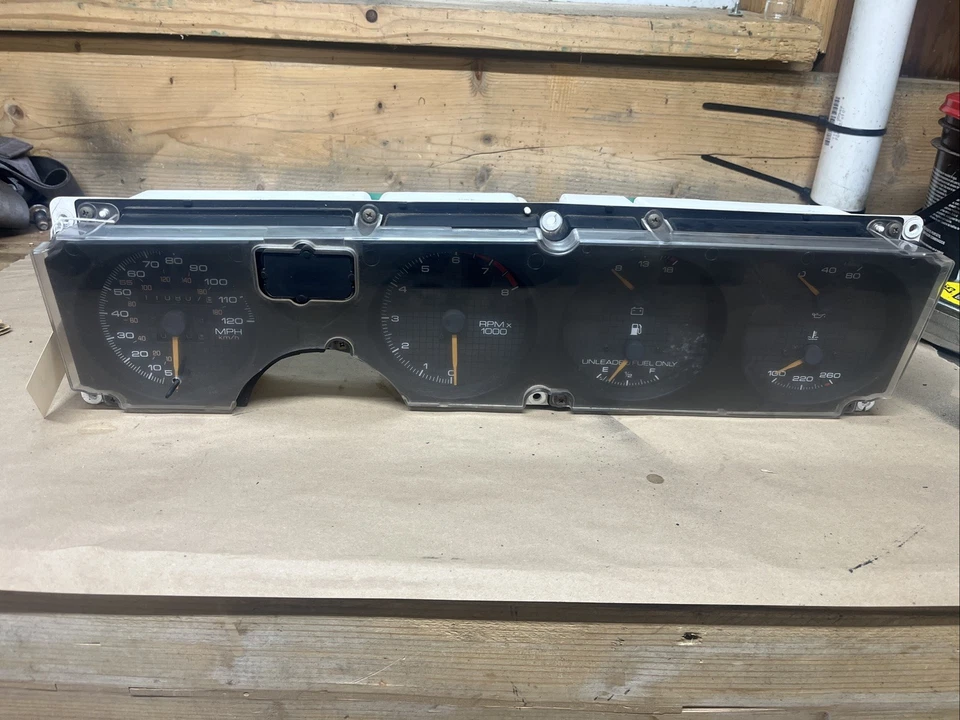 Grupo de velocímetro Firebird 85-92 111807 millas Foto 1 de 4