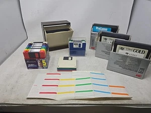 Lot de 95+ disquettes 3,5" et 5,25" logiciel/blanc avec étui/boîtes lire - Photo 1/12