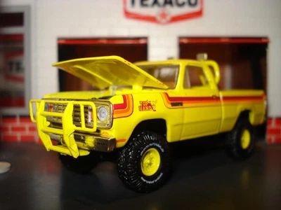 1978 DODGE SQUARE BODY TRUCK LIMITED EDITION 1/64 TOP HAND 4X4 M2 PICKUP YELLOW - Image 1 of 4