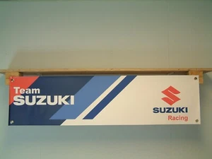 Suzuki Team Racing Banner Motorrad Rennen Werkstatt Garage Wand Display PVC Schild - Bild 1 von 3