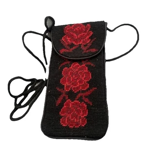 "Nuevo Bolso Bandolera Aguja Rojo Negro Flores 6x3"" Estuche para Gafas Sol" - Imagen 1 de 3