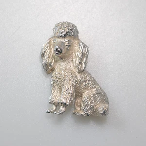 Broche De Colección Crown Trifari Perro Caniche Firmado Cepillado Tono Plata ME26 - Imagen 1 de 8