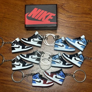 Nike Air Jordan 1 High 3D Mini Sneaker Keychain and Shoe Box Option US Seller - Picture 1 of 6