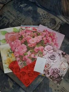 Servietten mit Blumen aus geöffneter Packung 12 Stück - Bild 1 von 9