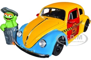 1959 VOLKSWAGEN BEETLE TAXI & OSCAR FIGURE SESAME STREET 1/24 DIECAST JADA 32801 - Picture 1 of 8