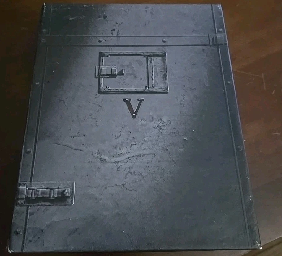 V For Vendetta 4K UHD Collectible Booklet Wachowski Portman Weaving Rare oop - Image 1 of 4