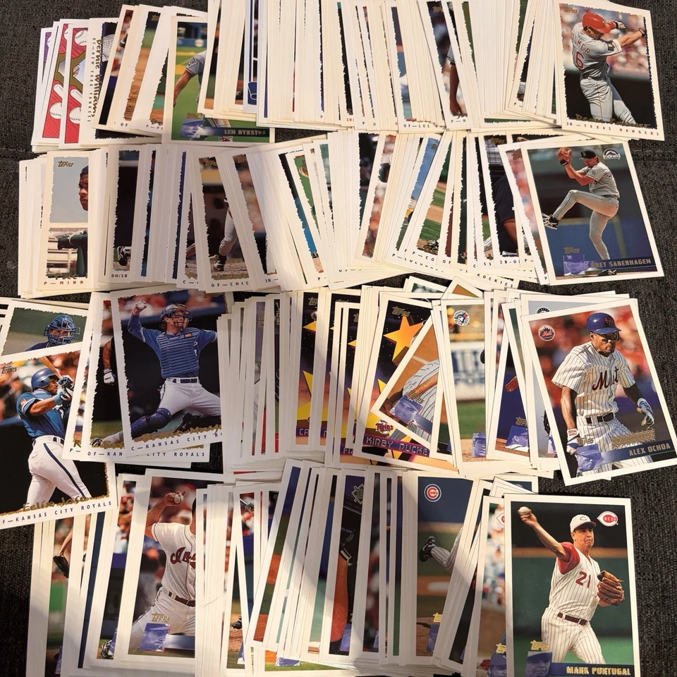 Lote de tarjetas de béisbol Topps 1995/96 lote mixto de más de 300 tarjetas Foto 1 de 1