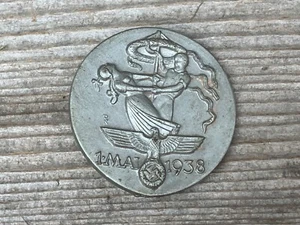 Vintage German 1936 & 1938 NSDAP Labor May Day Plastic Badge - Bild 1 von 4