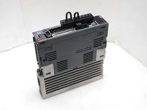 MITSUBISHI MR-J4-40A AC SERVO 400W 3AC/AC200-240V 2.6/4.5A 50/60Hz - Picture 1 of 5