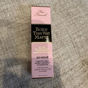 Too Faced Warm Beige Born This Way Matte 24 Hour Foundation 1 oz chestnut - Picture 1 of 5