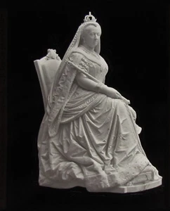 Glass Magic Lantern Slide QUEEN VICTORIA STATUE BY J E BOEHM C1890 PHOTO - Picture 1 of 2