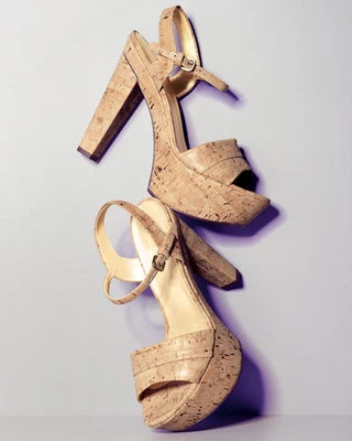 Sandalias de plataforma Stuart Weitzman brillantes de latón cojo corcho tacón alto **8 Foto 1 de 4