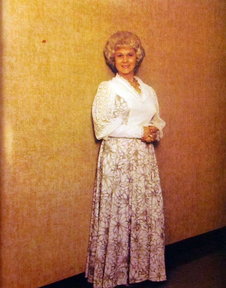 JEAN SHEPARD Dear John Letter sexy country 1980s color photo Grand Ole Opry - Image 1 of 1
