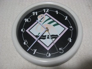 Vintage 80's 1985 Vandor Pink Flamingo 9.5" Round White Plastic Frame Wall Clock - Picture 1 of 6
