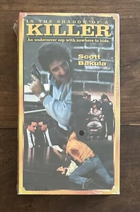 In The Shadow Of A Killer [VHS • 1995] NY Scott Bakula • RARE! EX+ L@@K! - Bild 1 von 3