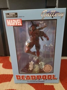 Marvel Deadpool Diamond Select Ice Edition PVC Diorama Gallery Figure Toys R Us - Picture 1 of 6